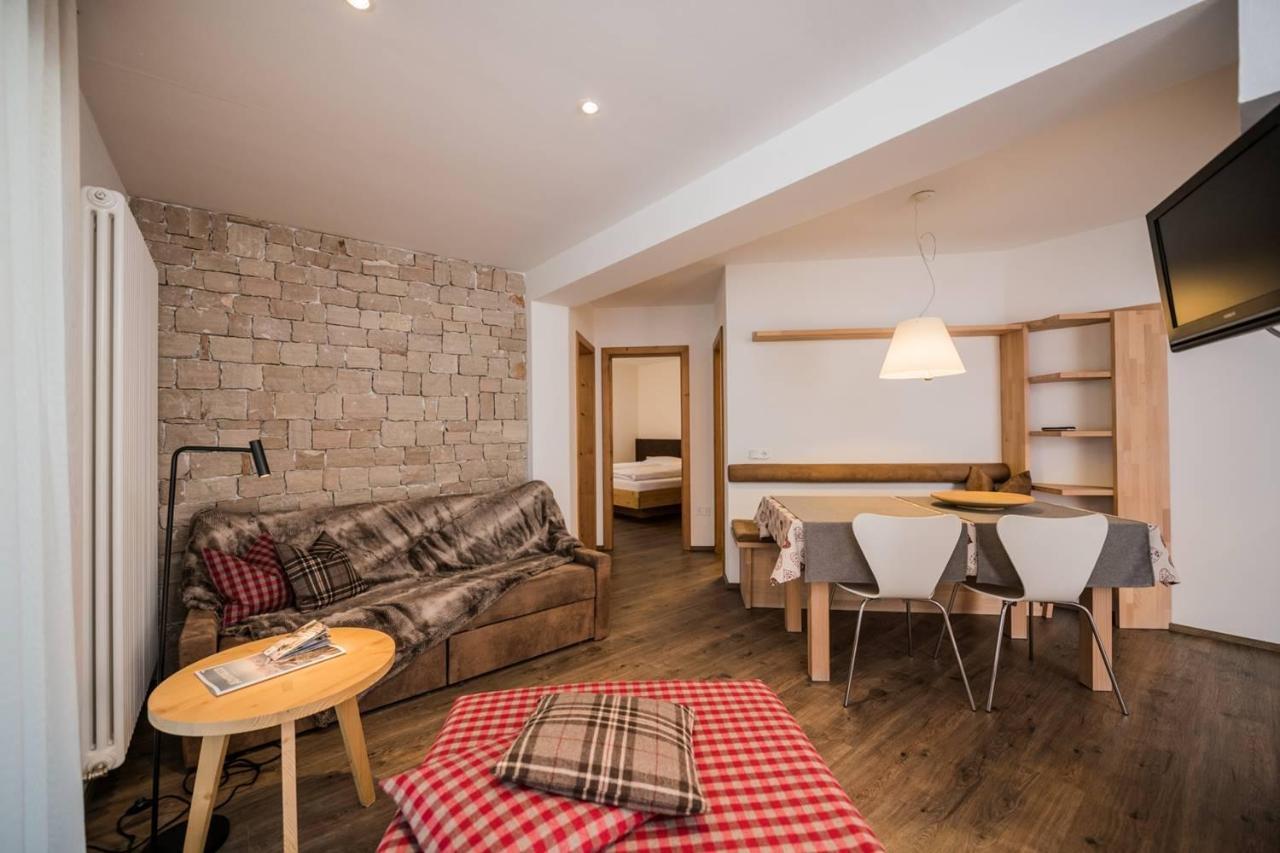 Appartments Markus Kofler Sexten Ruang foto